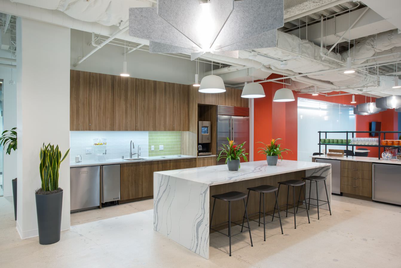 Top amenities, including our coworking cafe in DTLA.
